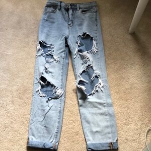 BDG Mom Jean-Light Denim